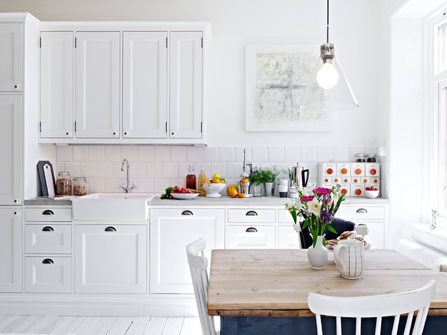 Белая кухня: 5 советов как создать идеальный интерьер
