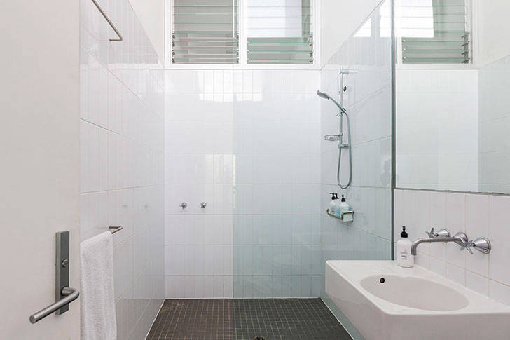 Стильные черно-белые апартаменты со вторым светом в Австралии