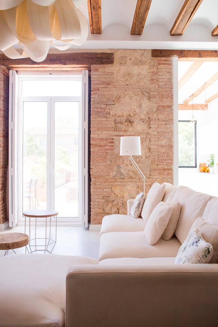 Светлый и теплый интерьер квартиры в Валенсии