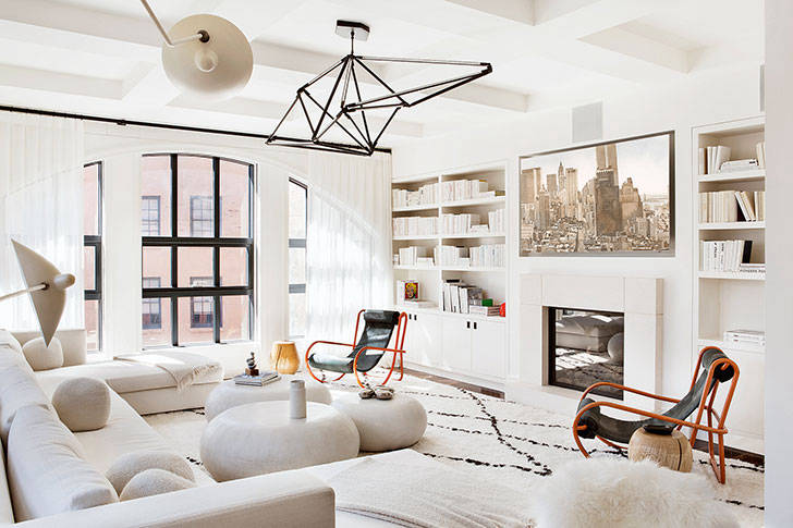 Красивые молочные интерьеры современной квартиры в Нью-Йорке