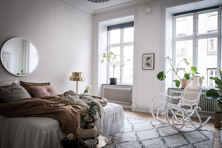 Обои, которые изменили всё: атмосферный интерьер квартиры в Швеции (94 кв. м)