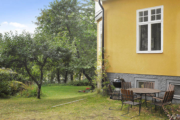 Светлая квартира в старом доме в пригороде Стокгольма