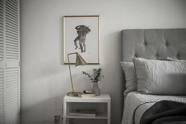 Відтінки сірого в атмосферному інтер'єрі квартири - Gallery image 8