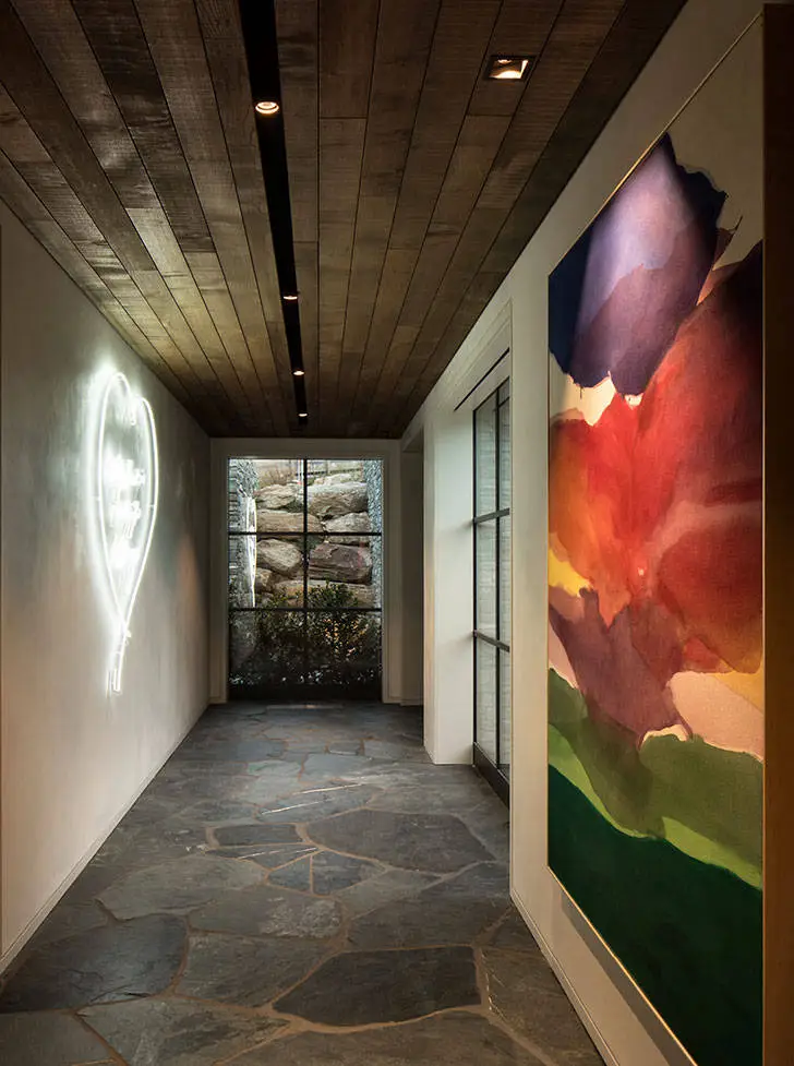 Неймовий дім на краю світу - Gallery image 2