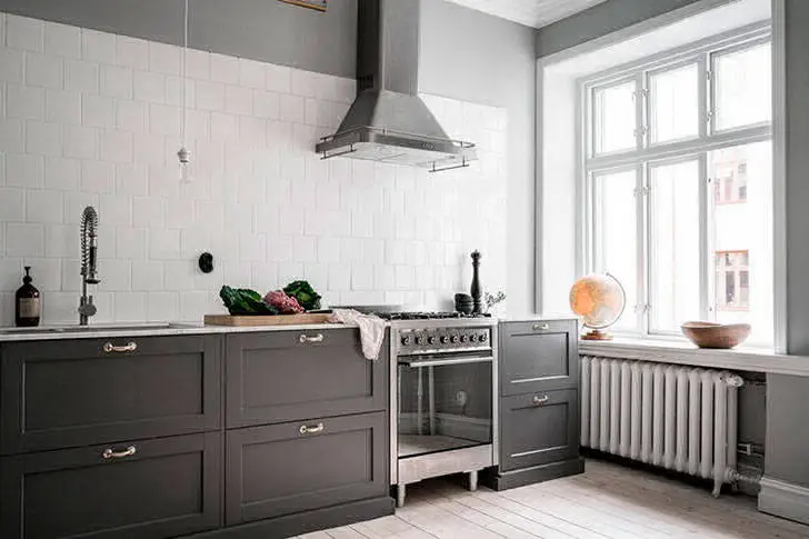 Симфонія сірого: монochrome квартира в Швеції - Gallery image 3