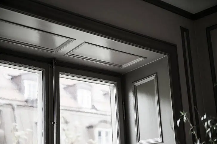 Відтінки сірого в атмосферному інтер'єрі квартири - Gallery image 5