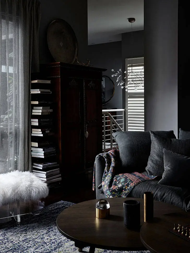 Темний інтер'єр в Австралії - Gallery image 0