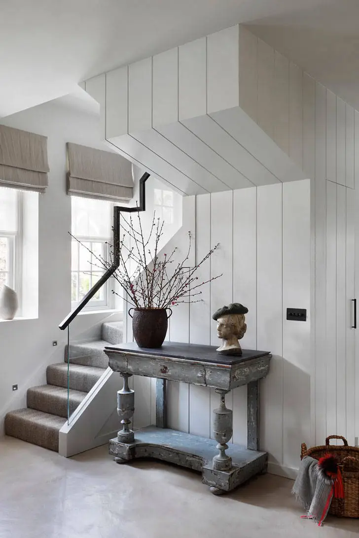 Англійський інтер’єр у спокійних тонах у Лондоні - Gallery image 3