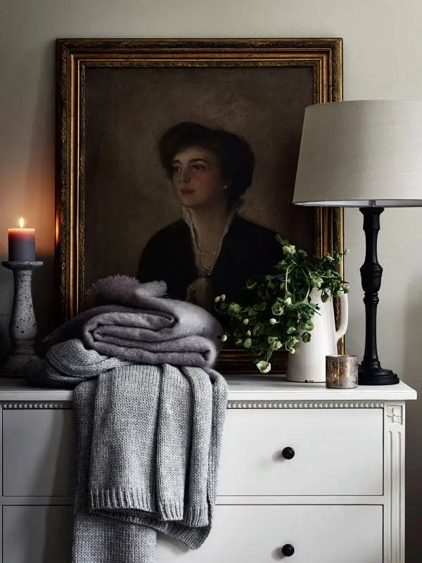 Насичені темні відтінки та святковий інтер'єр: чому б ні? - Gallery image 14