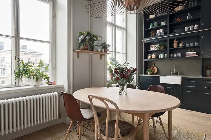 Apartamento con techos altos y dormitorio en ático en Estocolmo - Gallery image 5