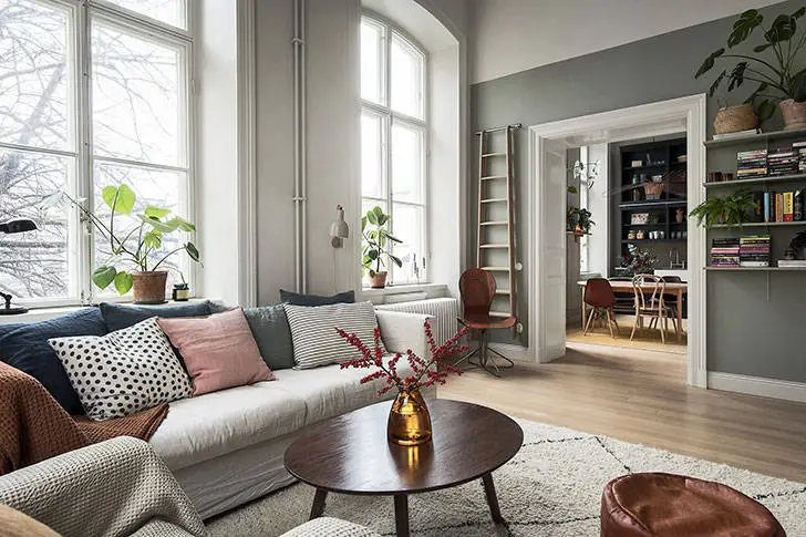 Apartamento con techos altos y dormitorio en ático en Estocolmo - Gallery image 8