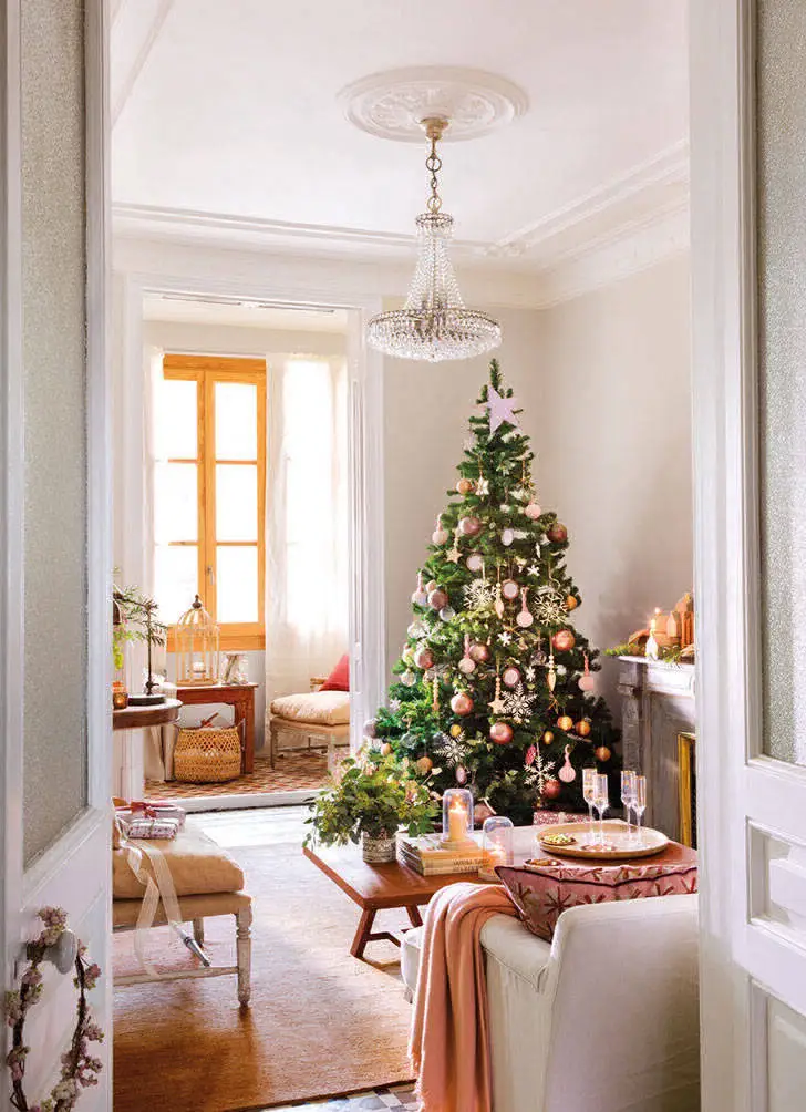 Королівство рожевого: різдвяний декор у м’яких тонів - Gallery image 1