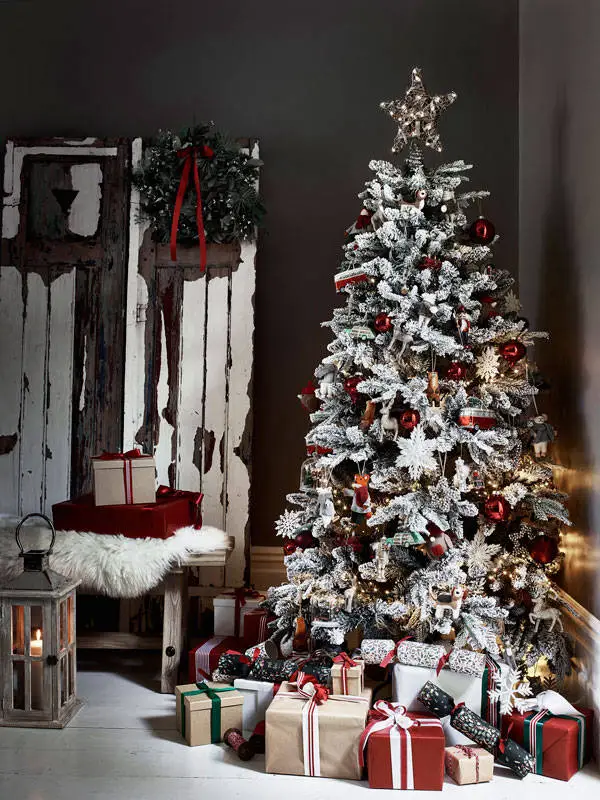 Насичені темні відтінки та святковий інтер'єр: чому б ні? - Gallery image 25