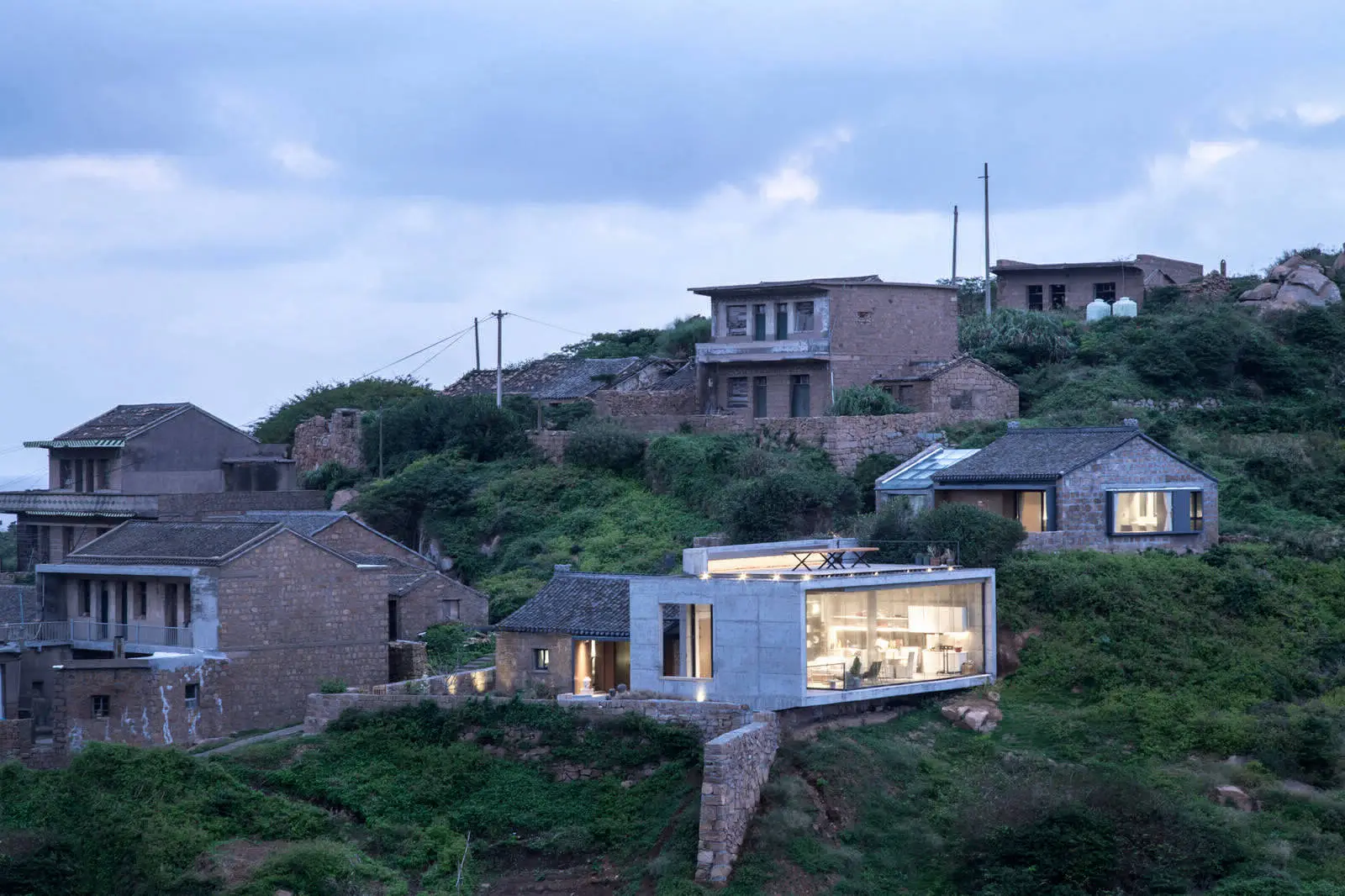 Два старих будинки в Китаї, перетворені на сучасну резиденцію - Gallery image 39