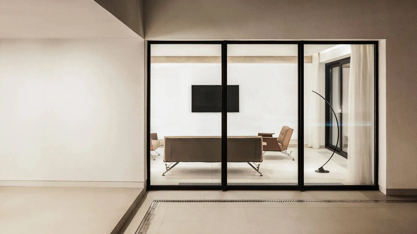 Розкішний резиденційний будинок від M3 Architects на березі Чорного моря - Gallery image 10