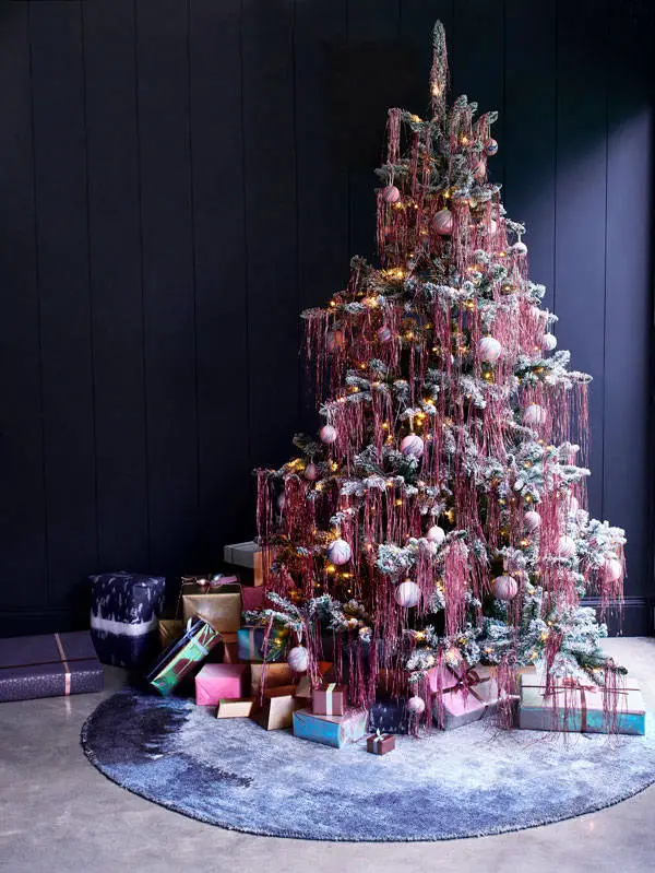 Насичені темні відтінки та святковий інтер'єр: чому б ні? - Gallery image 3