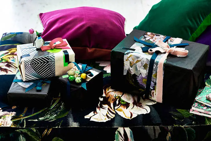 Насичені темні відтінки та святковий інтер'єр: чому б ні? - Gallery image 16