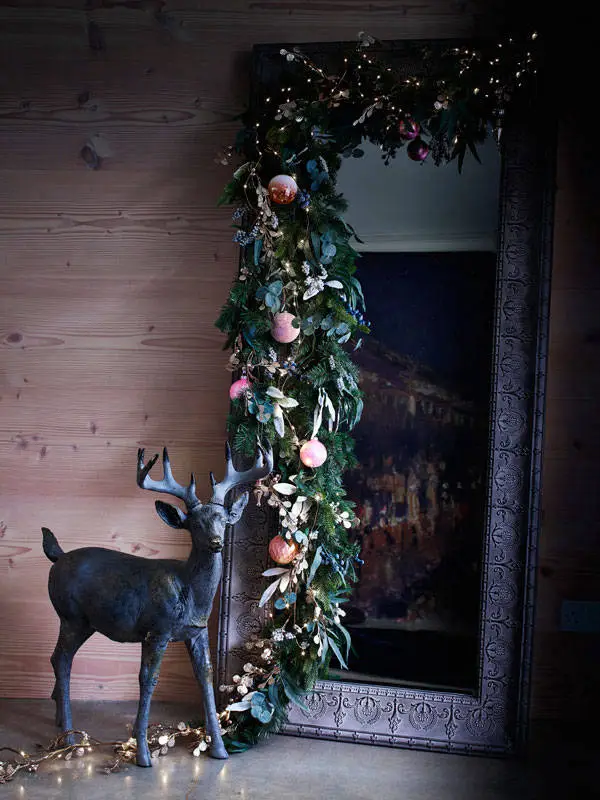 Насичені темні відтінки та святковий інтер'єр: чому б ні? - Gallery image 8