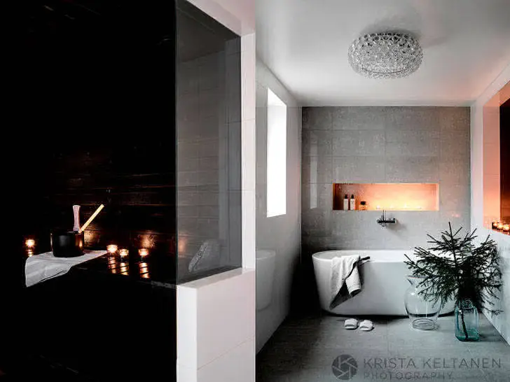 Річний декор у темних відтонах у будинку у Фінляндії - Gallery image 12