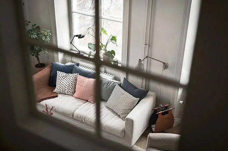 Apartamento con techos altos y dormitorio en ático en Estocolmo - Gallery image 20