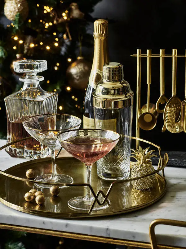 Насичені темні відтінки та святковий інтер'єр: чому б ні? - Gallery image 18