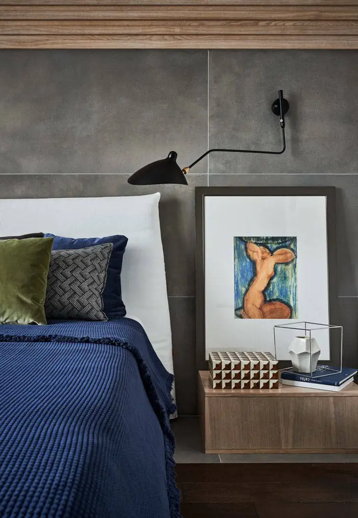 Meuble en cuir et mur en brique : appartement élégant à Moscou - Gallery image 12