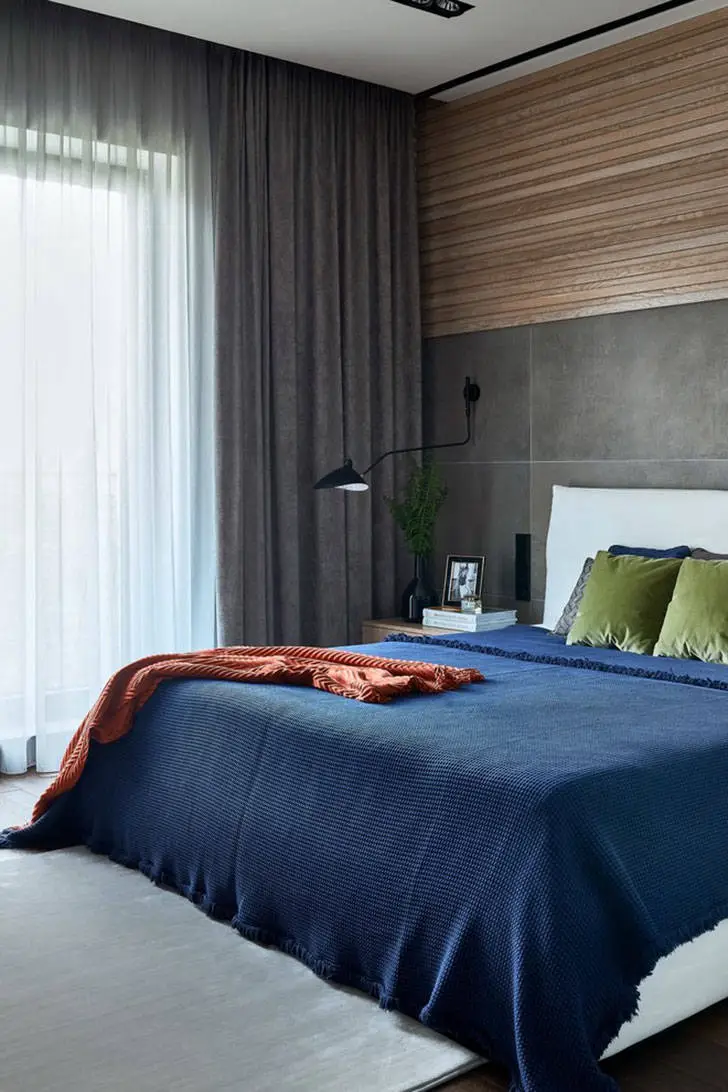 Meuble en cuir et mur en brique : appartement élégant à Moscou - Gallery image 10