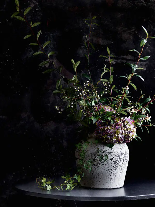 Насичені темні відтінки та святковий інтер'єр: чому б ні? - Gallery image 12