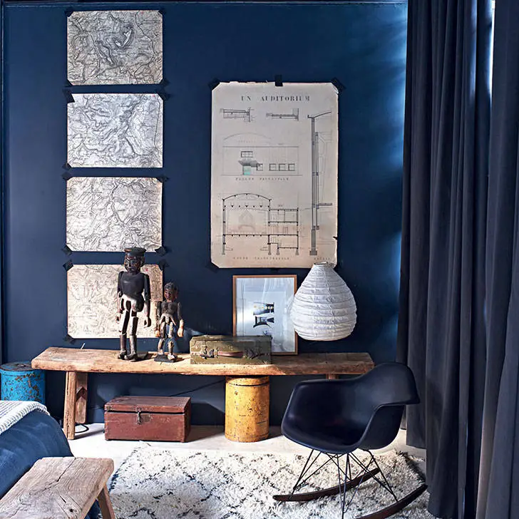 Французький лофт декоратора в темних тонах - Gallery image 3