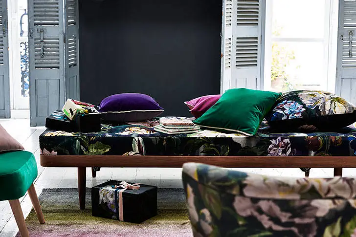 Насичені темні відтінки та святковий інтер'єр: чому б ні? - Gallery image 17