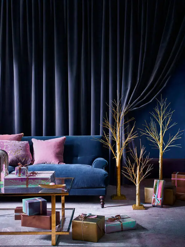 Насичені темні відтінки та святковий інтер'єр: чому б ні? - Gallery image 1