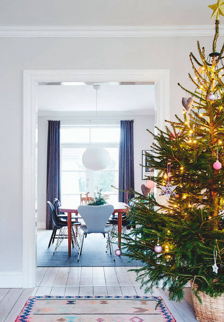Натуральность и минимум ярких цветов: Рождество в одном датском доме