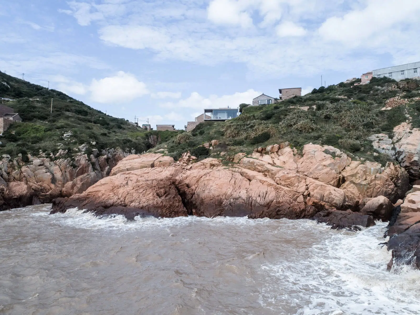 Два старих будинки в Китаї, перетворені на сучасну резиденцію - Gallery image 10