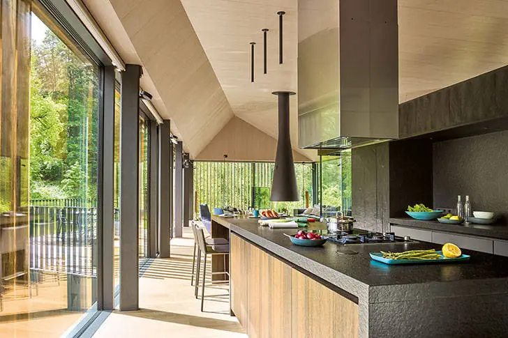 Moderne Interpretation eines Waldhauses in Vilnius - Gallery image 2