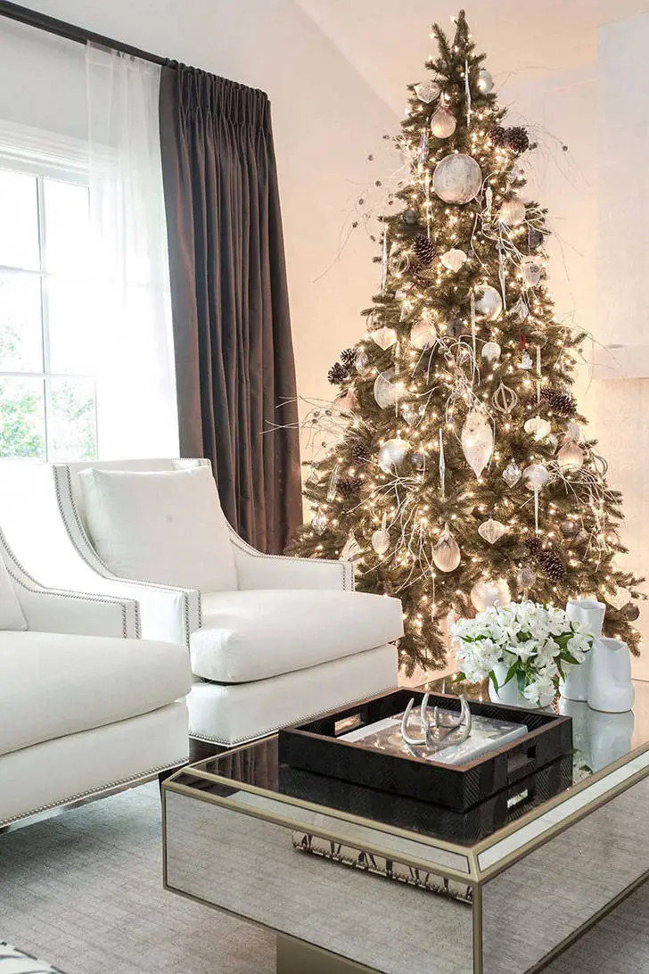 Елегантний різдвяний інтер’єр у спокійних тонах - Gallery image 2