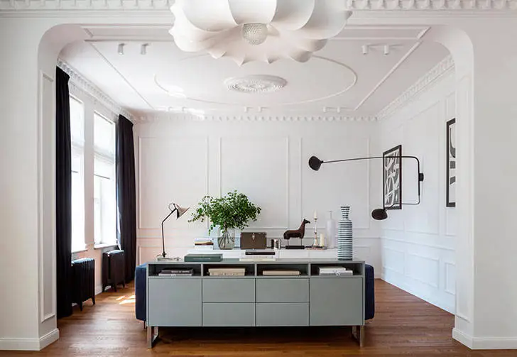 Яскрава квартира в сучасній класиці в Калінінграді - Gallery image 0