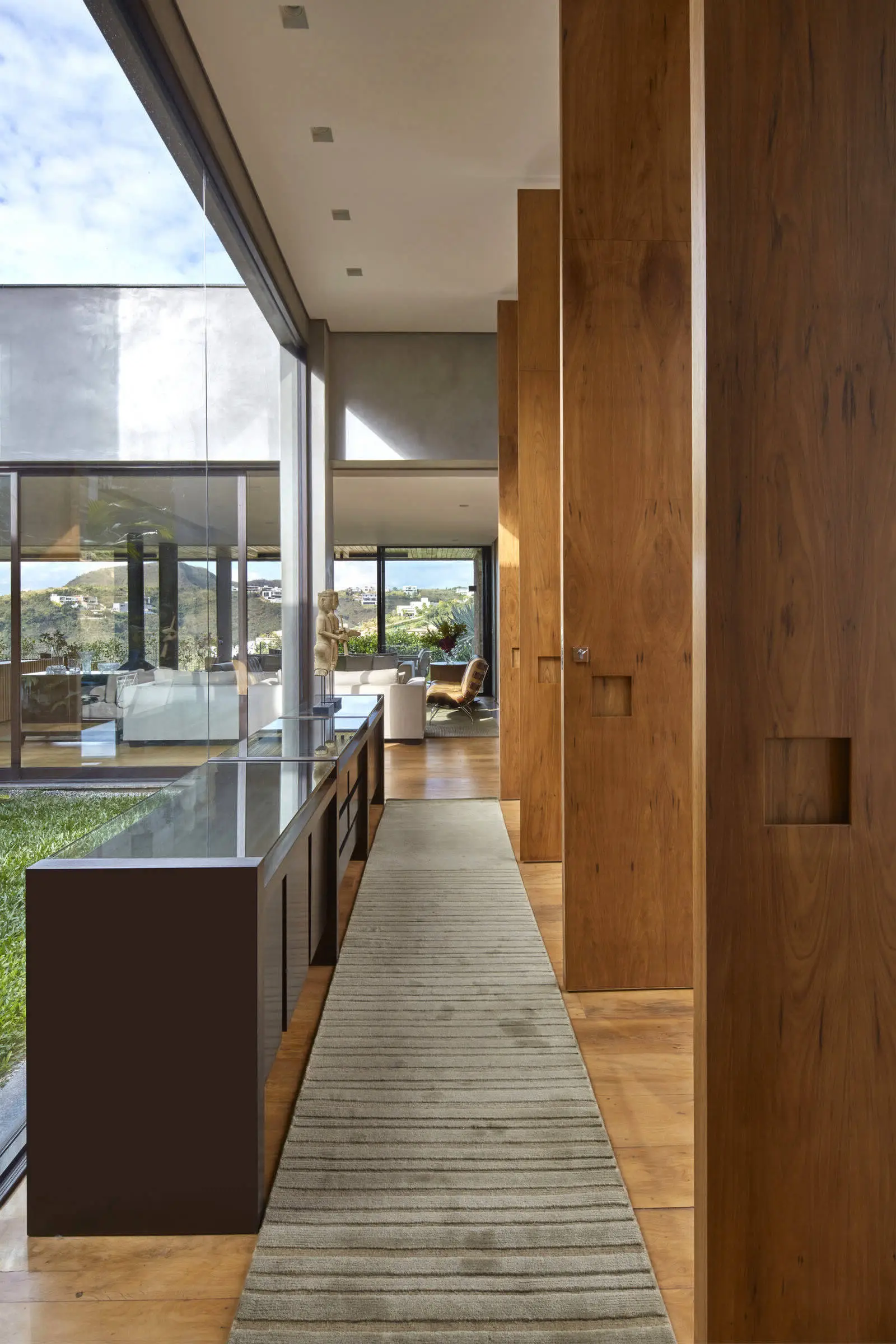 Valley House Residence by David Guerra Studio in Brazil - Gallery image 16