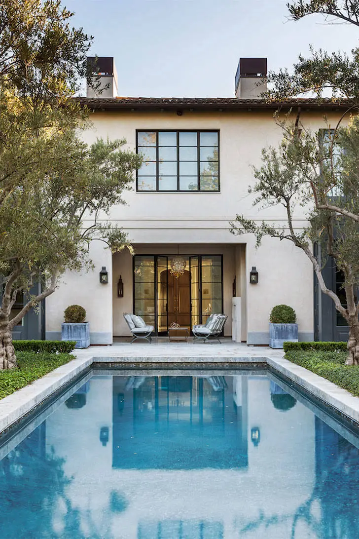 Дім у Лос-Анджелесі, вдохновлений архітектурою старої Європи - Gallery image 0