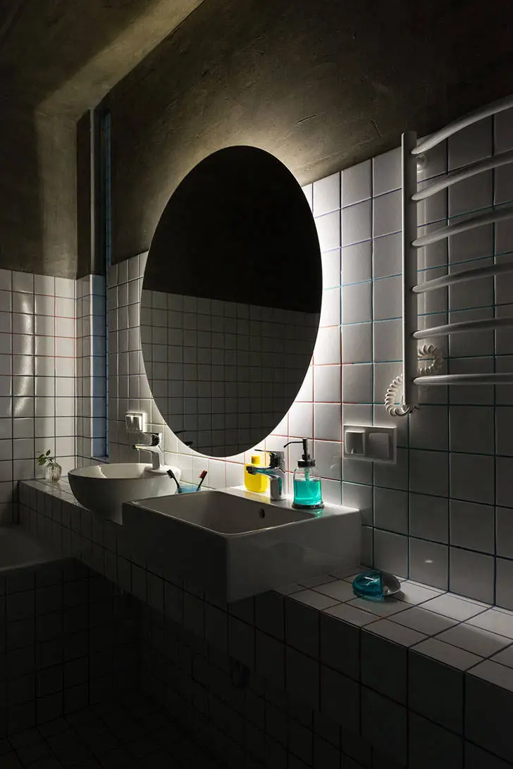 Paint Spilled on Concrete: Creative Apartment in Moscow (59 sqm) - Gallery image 9