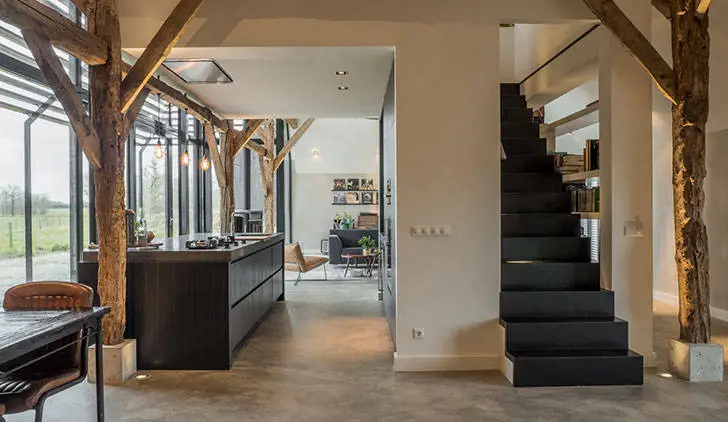 Колись фермерський будинок з коровником, сьогодні стильне житло - Gallery image 3