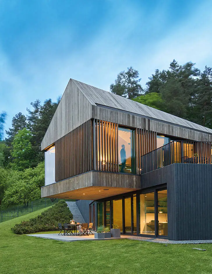 Moderne Interpretation eines Waldhauses in Vilnius - Gallery image 0