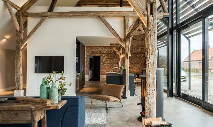 Колись фермерський будинок з коровником, сьогодні стильне житло - Gallery image 4