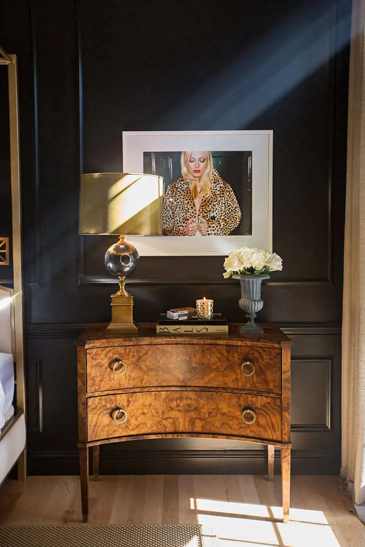 Гламурна спальня в темних тонах - Gallery image 1