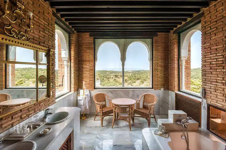 350 Hektar Glück: Unglaublicher Hotel in Spanien - Gallery image 5