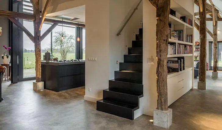 Колись фермерський будинок з коровником, сьогодні стильне житло - Gallery image 10