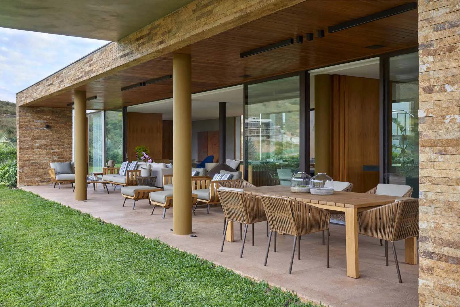 Valley House Residence by David Guerra Studio in Brazil - Gallery image 11