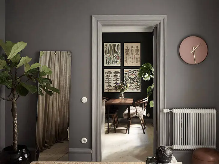 Модні темні відтінки в інтер'єрі квартири в Стокгольмі (50 кв. м) - Gallery image 12