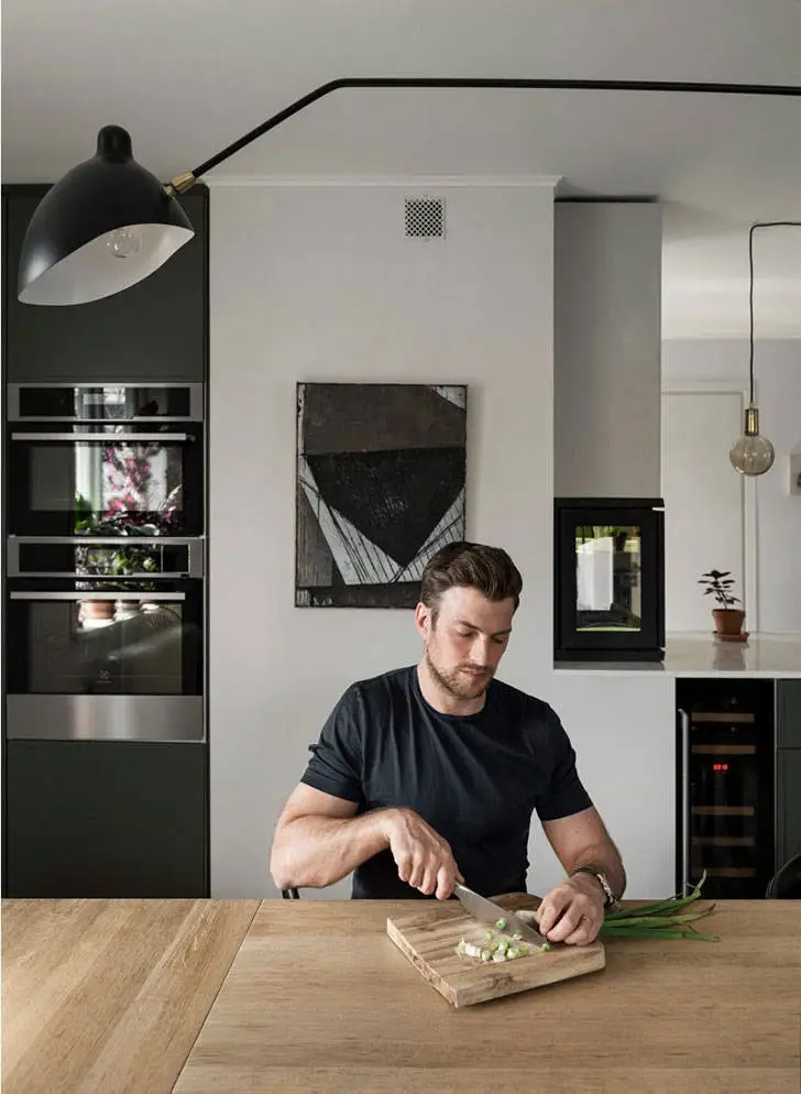 Стильные оттенки и предметы искусства: дом актера в Стокгольме - Gallery image 5