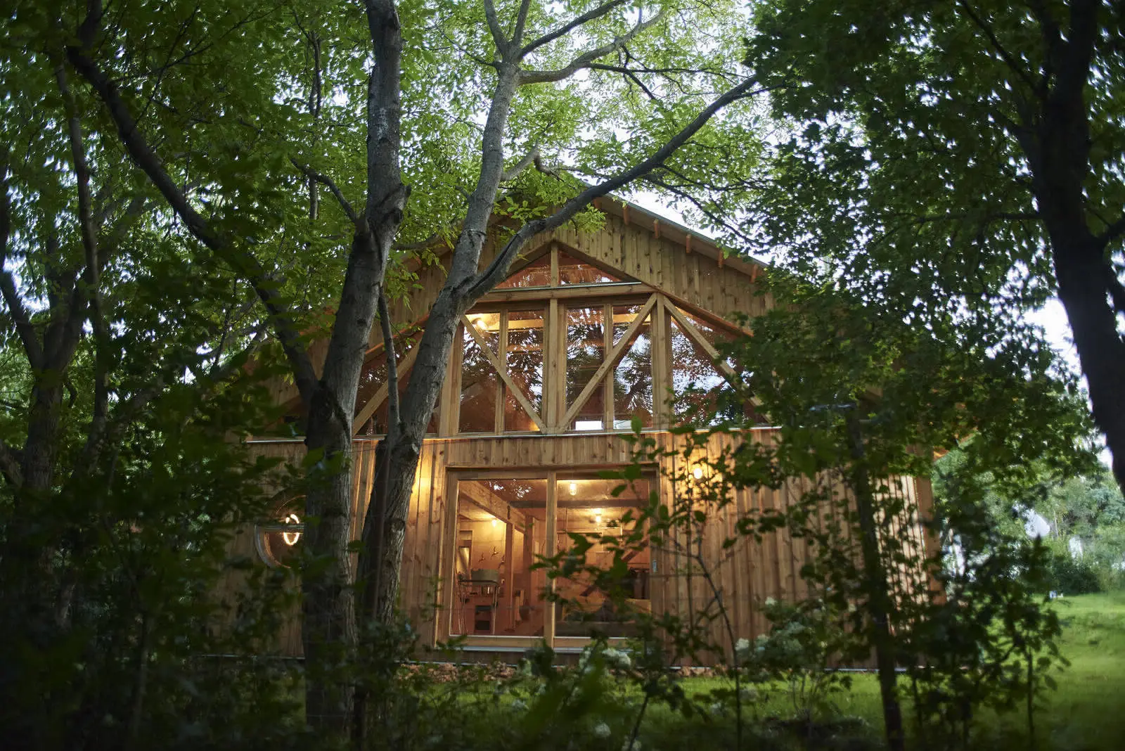 Дім для графічного дизайнера в пригороді Будапешти - Gallery image 19