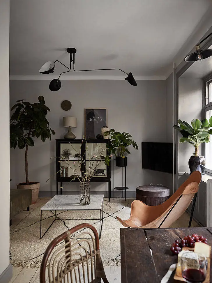 Модні темні відтінки в інтер'єрі квартири в Стокгольмі (50 кв. м) - Gallery image 2